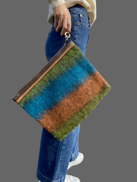 Wool clutch bag