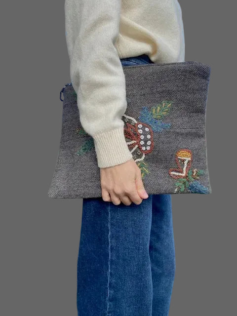 Double faced tweed/ metallic green clutch bag
